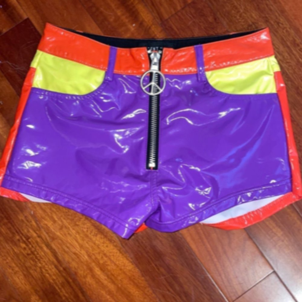 Current Mood Peace Sign Festival Shorts